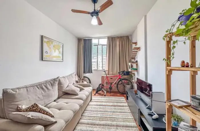 Excelente apartamentos 2 quartos com dependência - Rua conde de Baependi