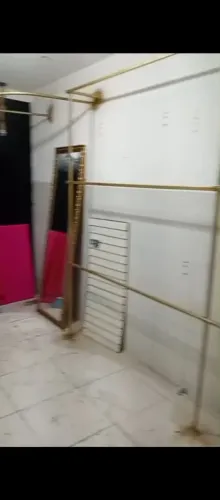 Prateleira expositores pra loja de roupas ou biquíni 