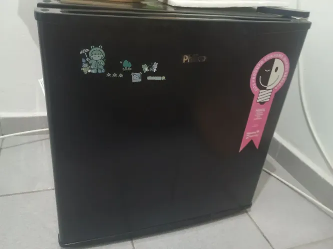 Vendo Frigobar Philco preto 45 litros