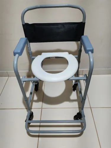 VENDO CADEIRA DE BANHO EM ÓTIMO ESTADO POR APENAS 125,00!