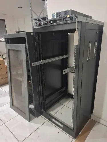 Vendo Rack de piso profissional 