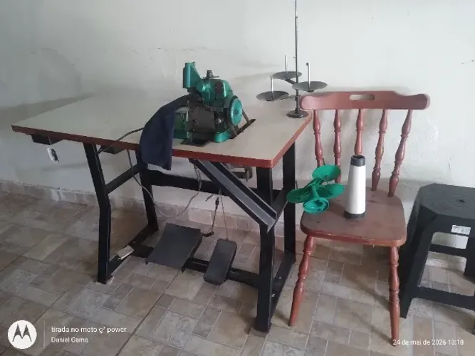 Máquina de costura overlok