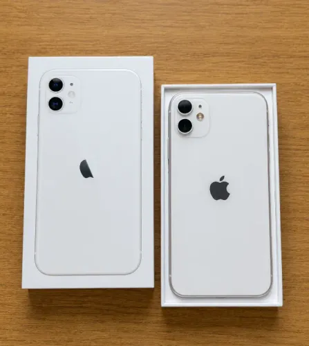 iPhone 11 branco todo original (aceito cartão e entrego)