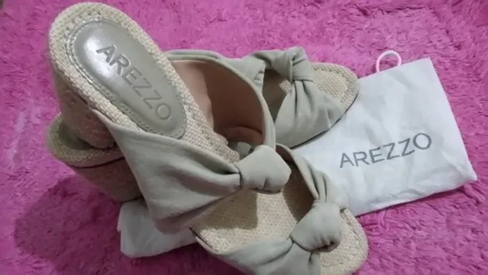Sandália Arezzo Camurça tam 35