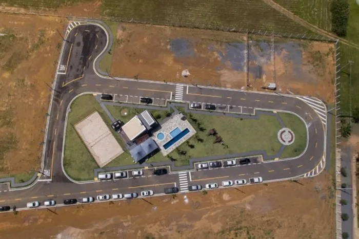 Vende-se terreno com 333.88m2 no Condominio Village do campo em Chapada dos Guimaraes MT.