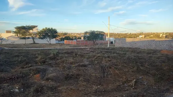 Lote de 360 m² no condomínio Pampulha tênis em Montes Claros