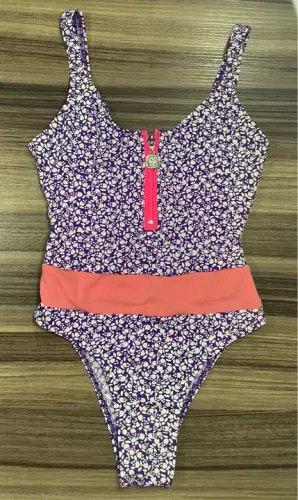Maiô roxo com estampa branca tam P importado