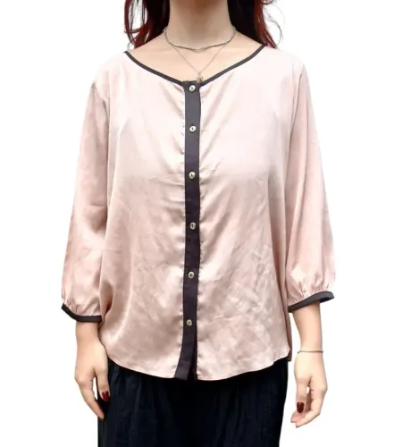 Blusa de Seda Rosa com Detalhes em Preto Tam P - Drizzare