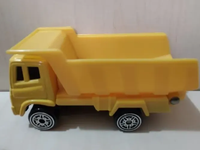 Miniatura Caminhão Caçamba - Maisto