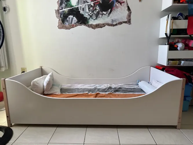 Cama infantil estilo independente com colchão seminova da TokStok