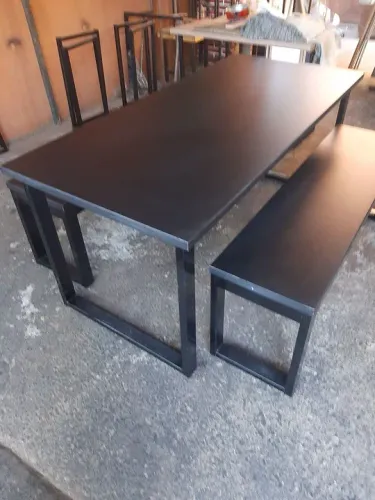 Mesa de jantar industrial