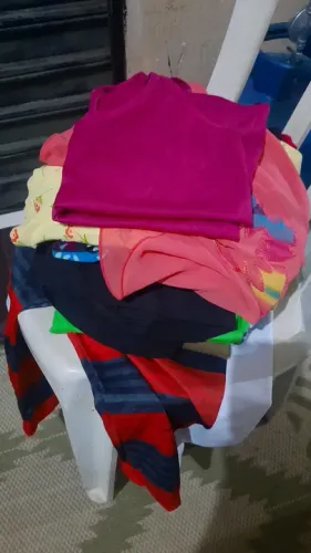 Lote de roupas femininas