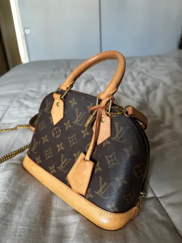 Bolsa Louis Vuitton alma bb