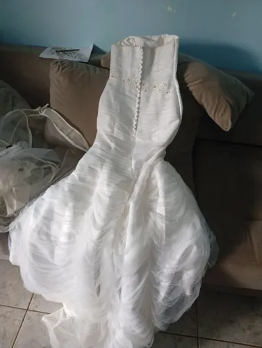 ? Vestido de Noiva dos Sonhos - Realize o seu grande dia com elegância e economia! ?