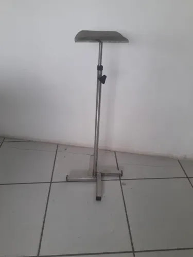 Apoio de braço para laboratórios 
