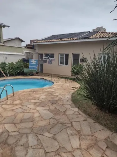 Casa à venda com 3 suítes na Vila Castelo Branco, Indaiatuba.