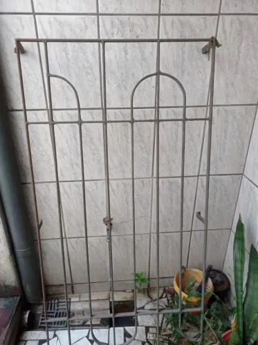 Grade de proteção ( 1,30 altura x 0,64 largura )