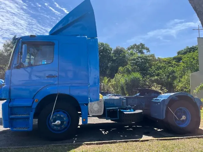 MERCEDES BENZ AXOR 1933  S  2010