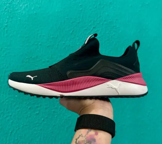 Tênis Puma Pacer Future Slip on - Preto e Rosa NOVO