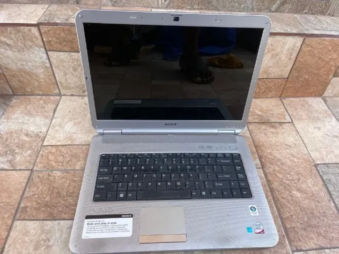 Notebook Sony Pcg-7153L, Não Liga, No Estado Para Reparo Ou Peças!