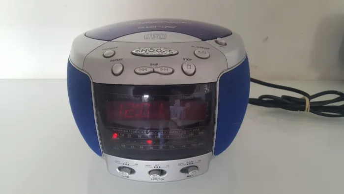 Rádio Relógio com CD 