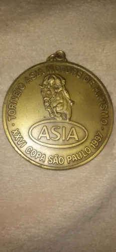 Medalha antiga do torneio Ásia motors de hipismo  1997