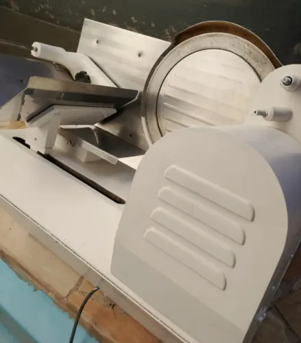 Maquina de fatiar frios automática