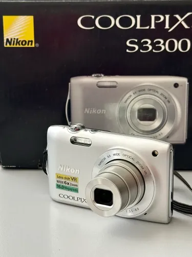 Câmera Fotográfica Nikon COOLPIX S3300