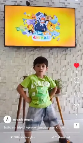 Lote de conjuntos interativos para menino. 