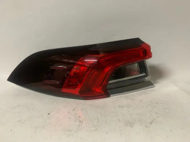 Lanterna Corolla sem Led mínimo detalhe foto3
