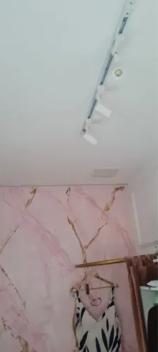 Luminária spook com três refletores