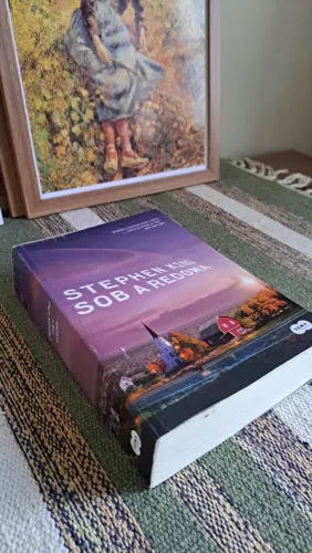 Livro Sob a Redoma de Stephen King