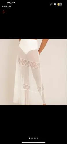 Saia Longa Branca com Detalhes em Renda