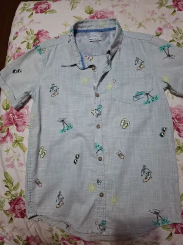 Camisa social de menino, tamanho 8.
