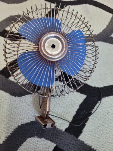Ventilador antigo de carro ou caminhão