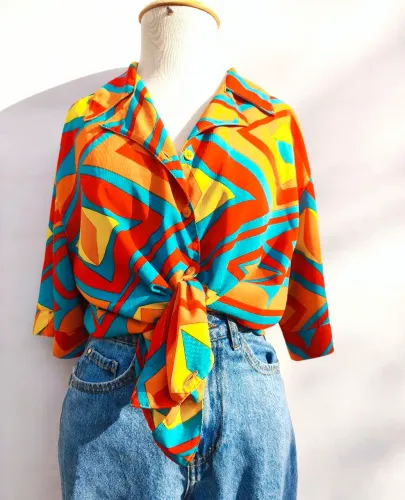 Camisa geométrica feminina 