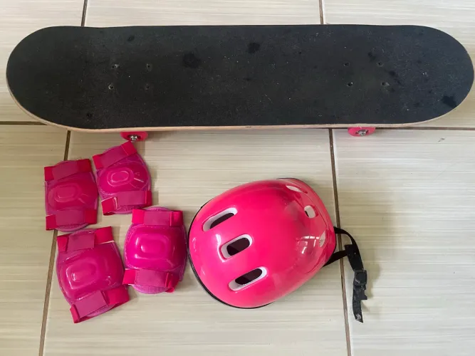 Skate Infantil + Capacete + Joelheiras + Cotoveleiras