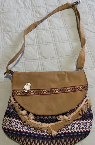 Bolsa de ombro Calvin Klein em couro e tecido