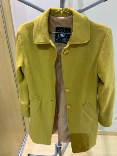 Casaco infantil amarelo