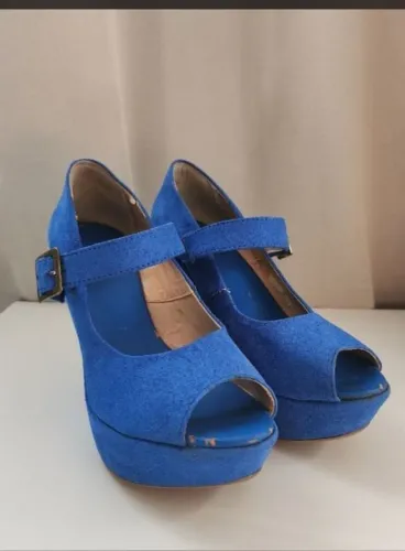 sandália salto alto azul para restauro