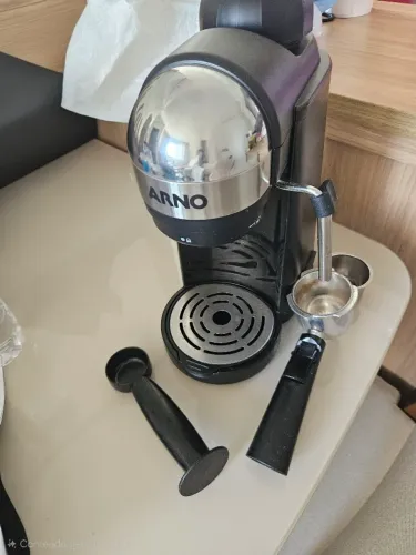 Cafeteira mini espresso Arno 1000w bico vaporizador para leite