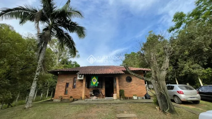 Casa em sítio no Parque Eldorado, ideal para moradia ou lazer
