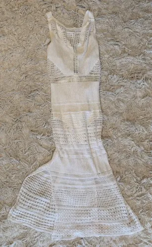Vestido branco de renda elegante John John