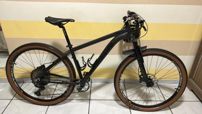 Bicicleta aro 29 com DEORE 12V! 