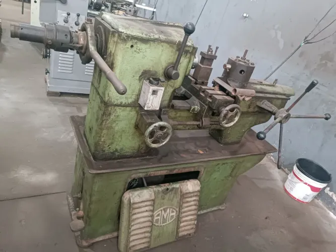Torno revolver Marca AMA