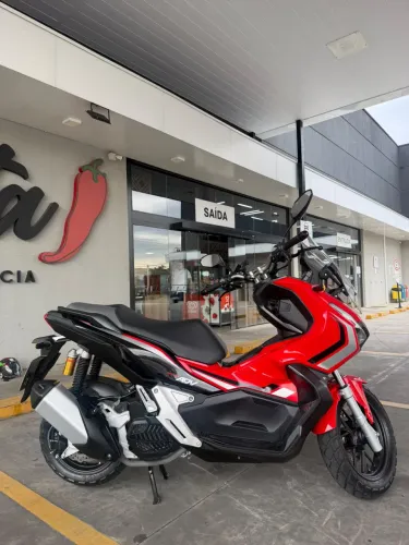 HONDA ADV 150 VERMELHA