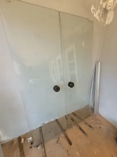 Porta de Vidro Temperado 1,45m x 2,25m - Ótimo Estado