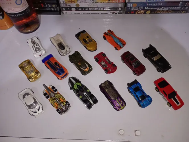 Lote com 16 hot Wheels das antigas