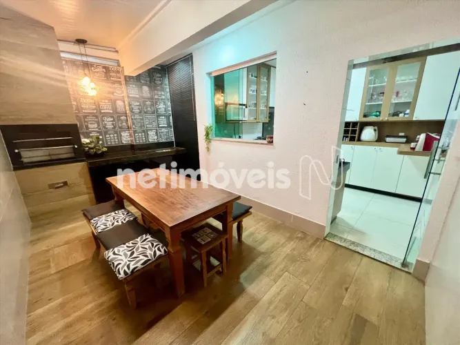 Casa geminada com excelente acabamento na região do Serrano/Santa Terezinha!