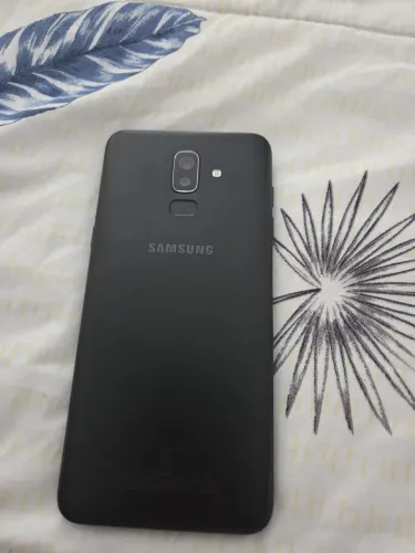 Samsung Galaxy J8